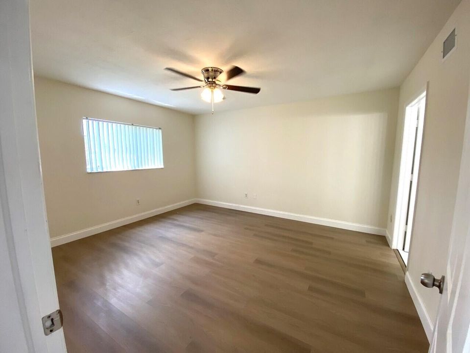 For Rent: $2,300 (2 beds, 2 baths, 1201 Square Feet)
