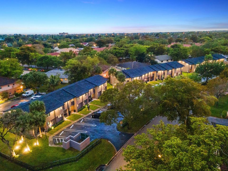 For Rent: $2,900 (2 beds, 2 baths, 1250 Square Feet)