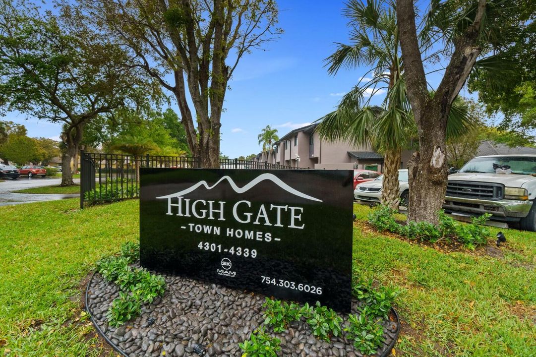 For Rent: $2,900 (2 beds, 2 baths, 1250 Square Feet)