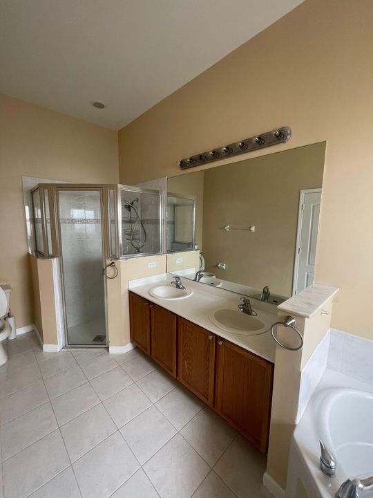 For Rent: $2,900 (3 beds, 2 baths, 1613 Square Feet)