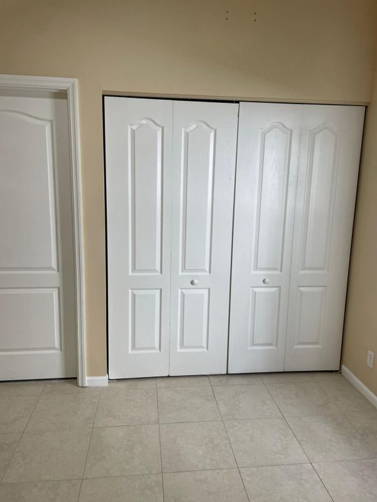 For Rent: $2,900 (3 beds, 2 baths, 1613 Square Feet)