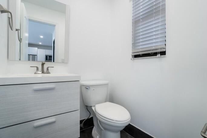 For Rent: $2,900 (2 beds, 2 baths, 1250 Square Feet)