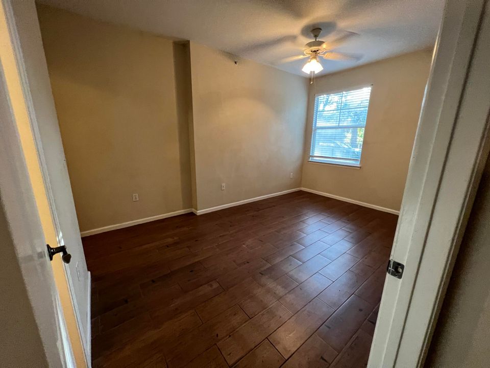 For Rent: $2,700 (2 beds, 2 baths, 1194 Square Feet)