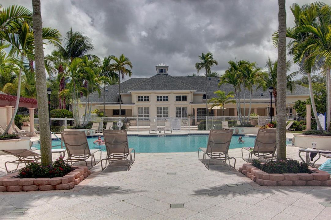 For Rent: $2,700 (2 beds, 2 baths, 1194 Square Feet)