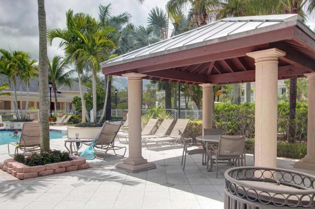 For Rent: $2,700 (2 beds, 2 baths, 1194 Square Feet)