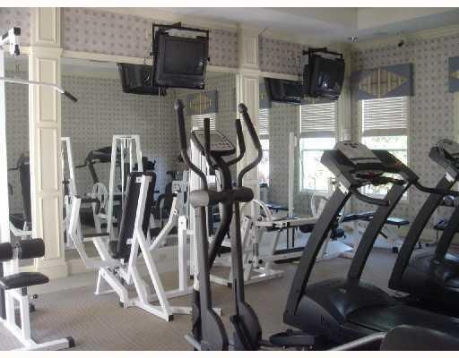 For Rent: $2,700 (2 beds, 2 baths, 1194 Square Feet)