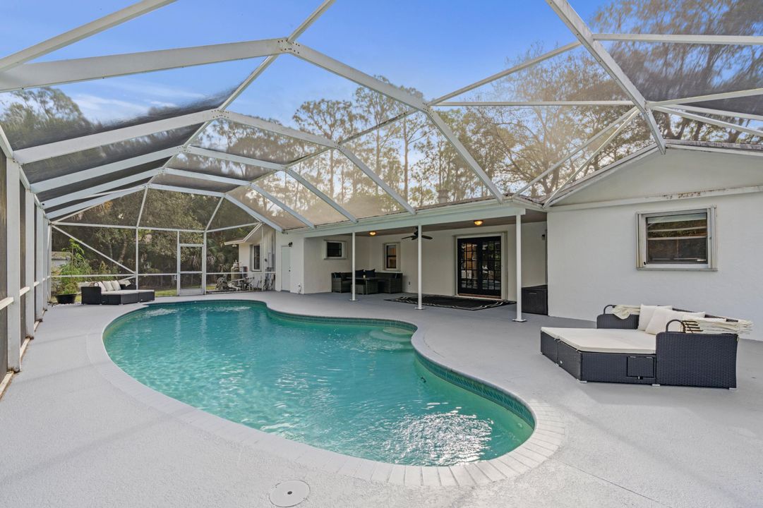 En Venta: $1,200,000 (5 camas, 4 baños, 2717 Pies cuadrados)