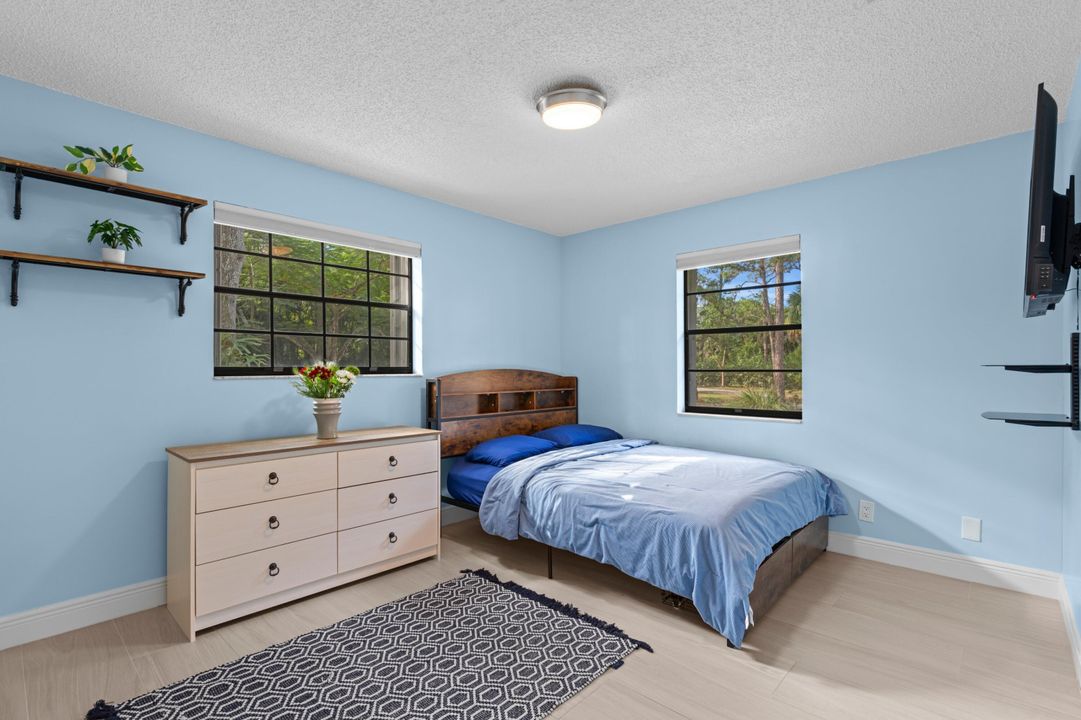 En Venta: $1,200,000 (5 camas, 4 baños, 2717 Pies cuadrados)