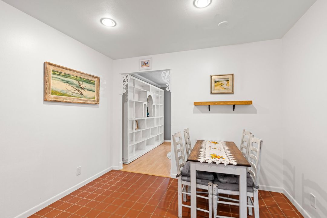 En Venta: $1,200,000 (5 camas, 4 baños, 2717 Pies cuadrados)