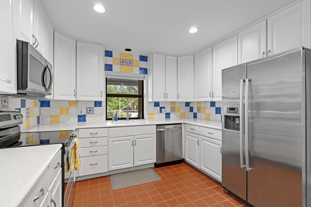 En Venta: $1,200,000 (5 camas, 4 baños, 2717 Pies cuadrados)