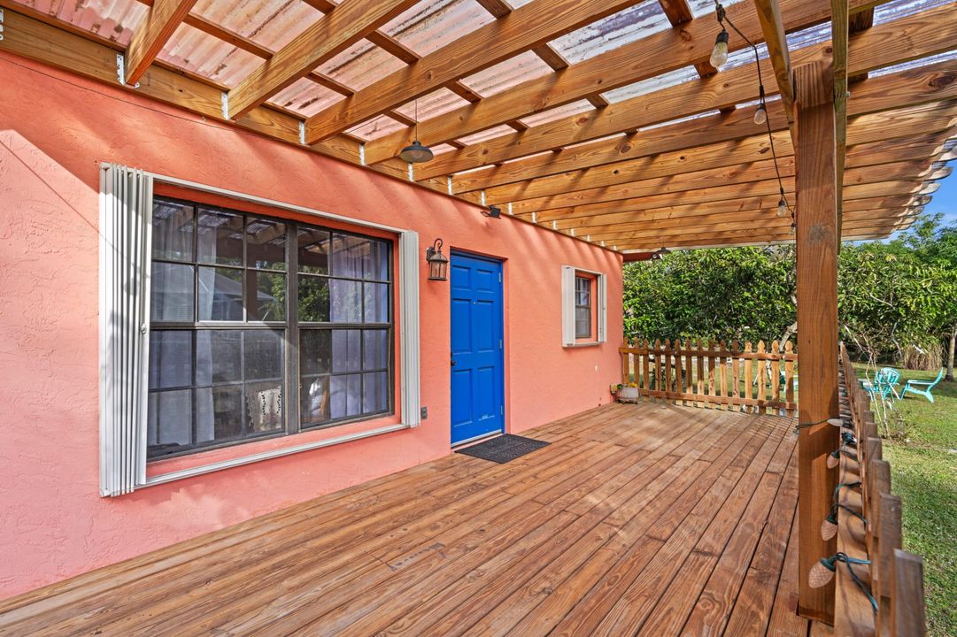 En Venta: $1,200,000 (5 camas, 4 baños, 2717 Pies cuadrados)