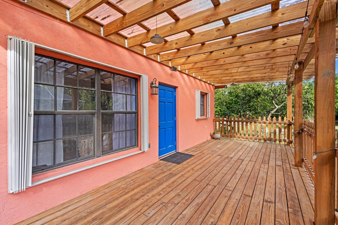 En Venta: $1,200,000 (5 camas, 4 baños, 2717 Pies cuadrados)