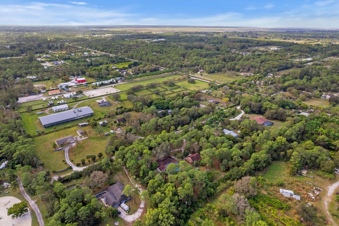 En Venta: $1,200,000 (5 camas, 4 baños, 2717 Pies cuadrados)