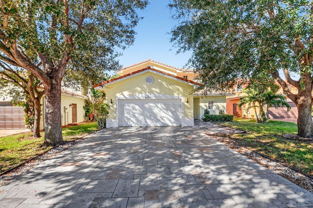 待售: $450,000 (3 贝兹, 2 浴室, 2219 平方英尺)