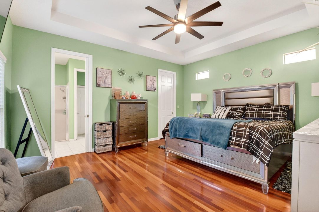 待售: $450,000 (3 贝兹, 2 浴室, 2219 平方英尺)