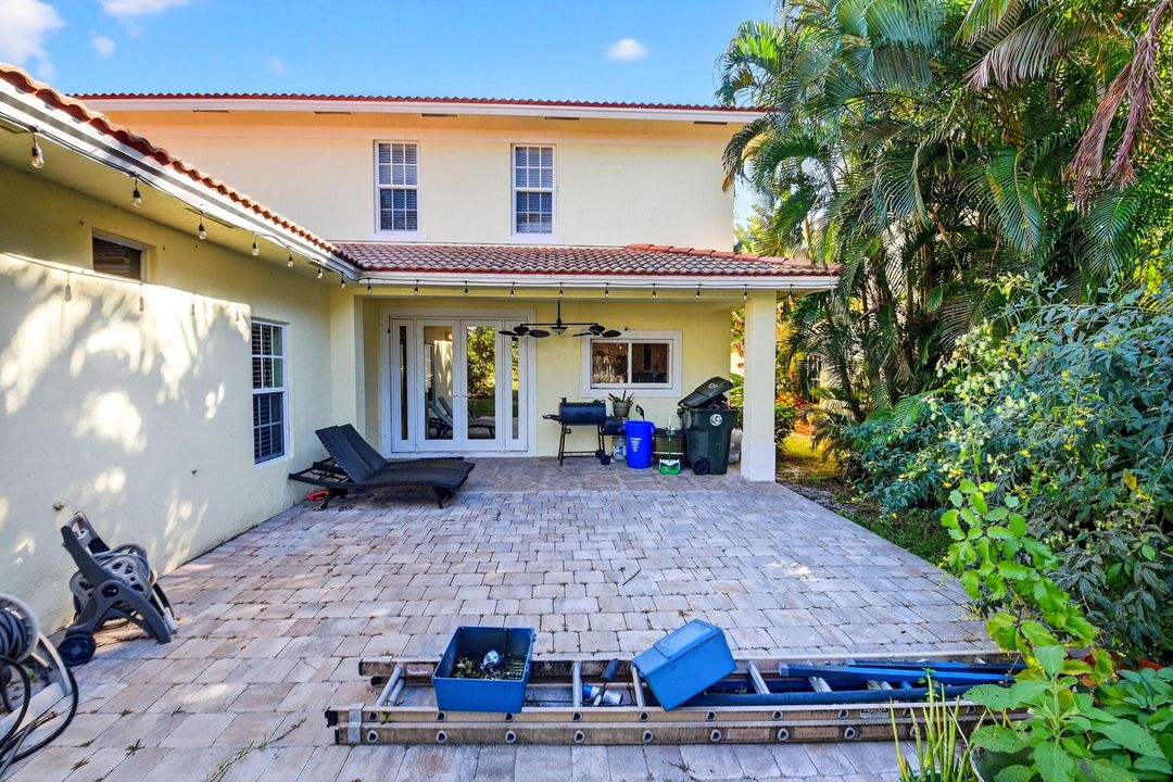 待售: $450,000 (3 贝兹, 2 浴室, 2219 平方英尺)