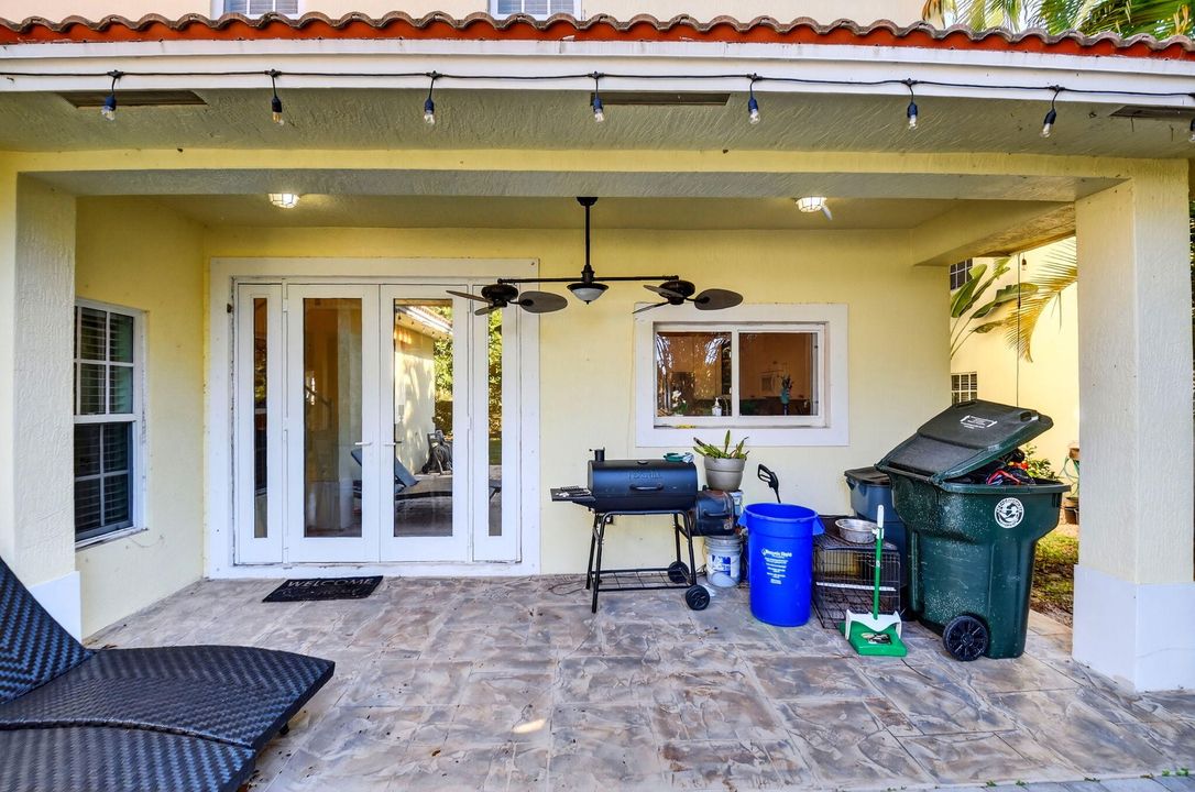 待售: $450,000 (3 贝兹, 2 浴室, 2219 平方英尺)