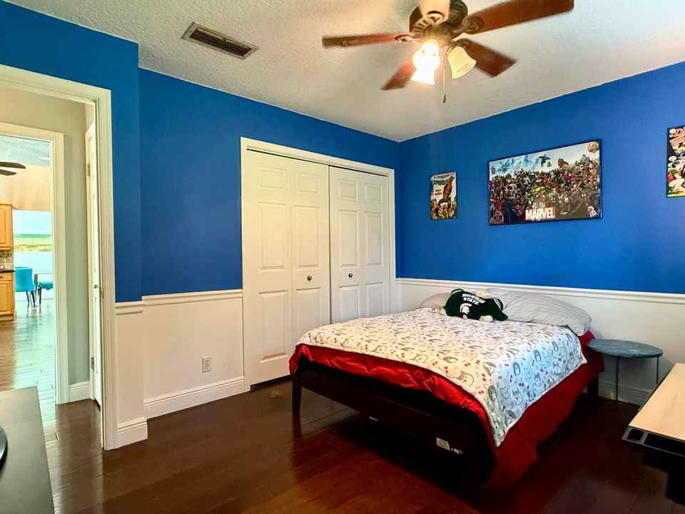 待售: $975,000 (4 贝兹, 2 浴室, 2166 平方英尺)