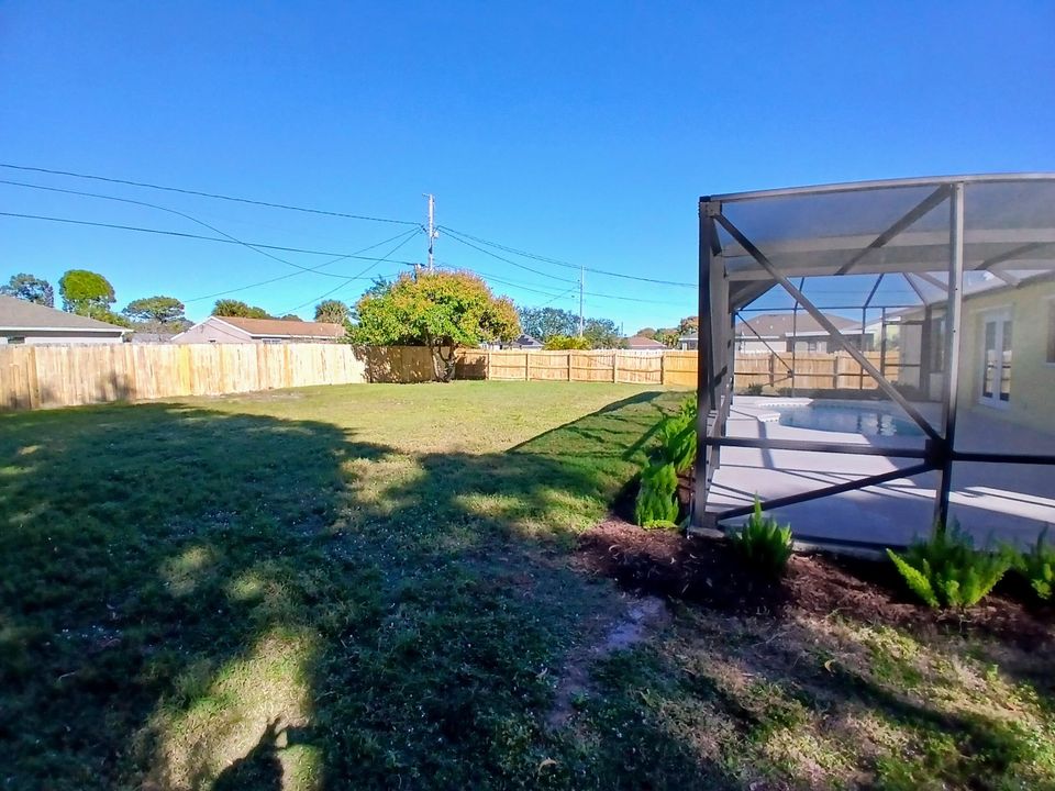 На продажу: $399,000 (3 спален, 2 ванн, 1135 Квадратных фут)