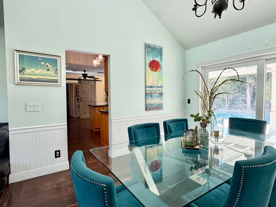 待售: $975,000 (4 贝兹, 2 浴室, 2166 平方英尺)