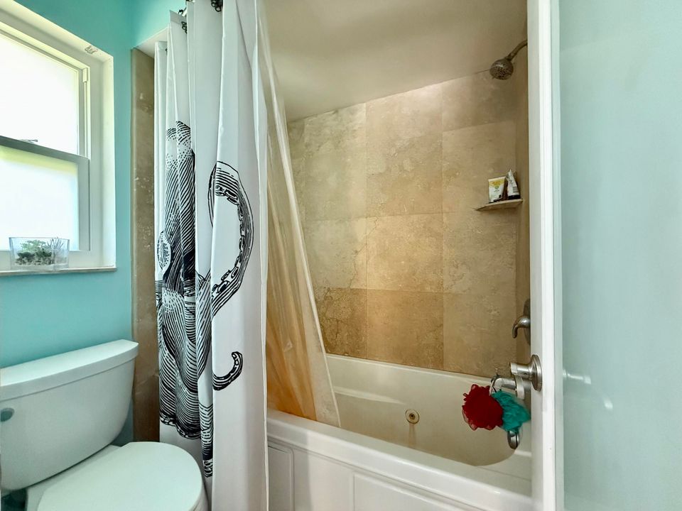 待售: $975,000 (4 贝兹, 2 浴室, 2166 平方英尺)