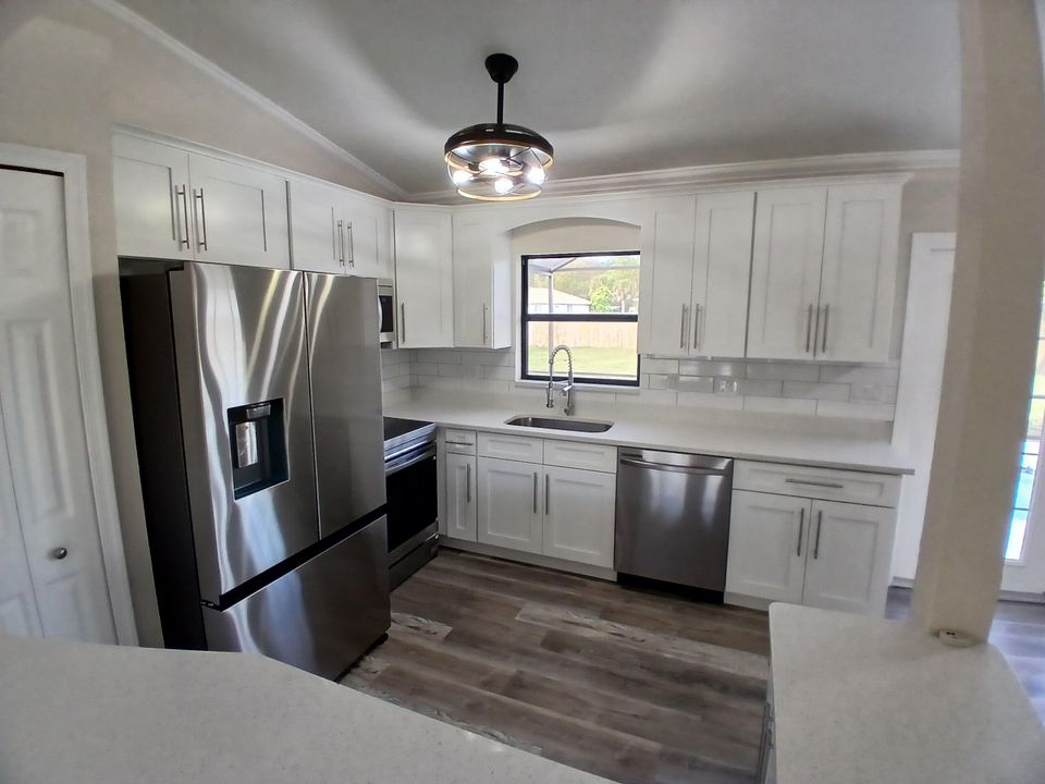 На продажу: $399,000 (3 спален, 2 ванн, 1135 Квадратных фут)