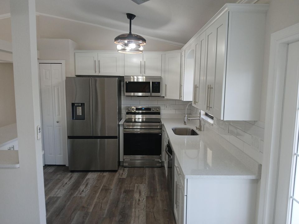 На продажу: $399,000 (3 спален, 2 ванн, 1135 Квадратных фут)