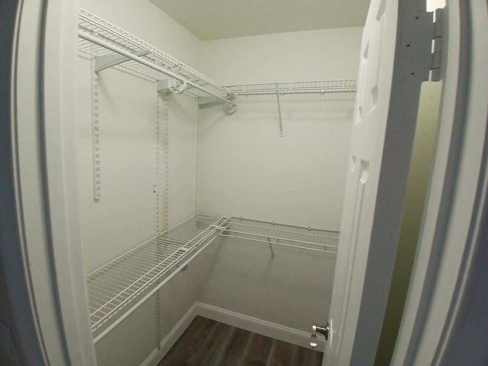 На продажу: $399,000 (3 спален, 2 ванн, 1135 Квадратных фут)