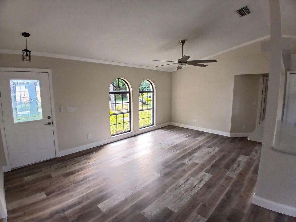 На продажу: $399,000 (3 спален, 2 ванн, 1135 Квадратных фут)