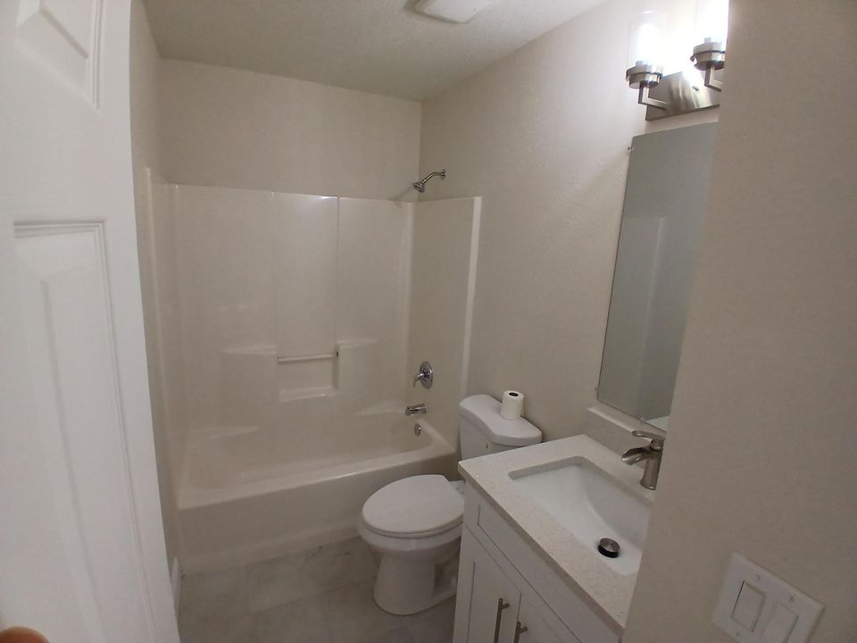 На продажу: $399,000 (3 спален, 2 ванн, 1135 Квадратных фут)