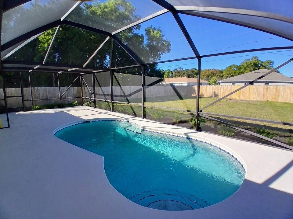 На продажу: $399,000 (3 спален, 2 ванн, 1135 Квадратных фут)