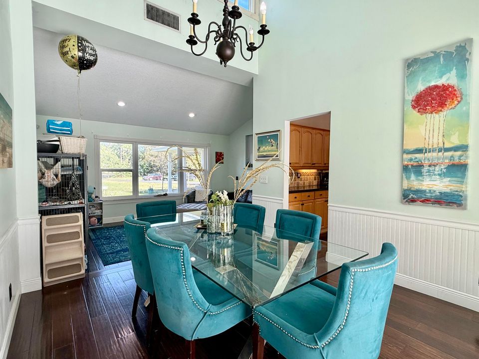 待售: $975,000 (4 贝兹, 2 浴室, 2166 平方英尺)