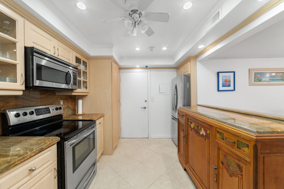 Active With Contract: $625,000 (2 beds, 2 baths, 1580 Square Feet)