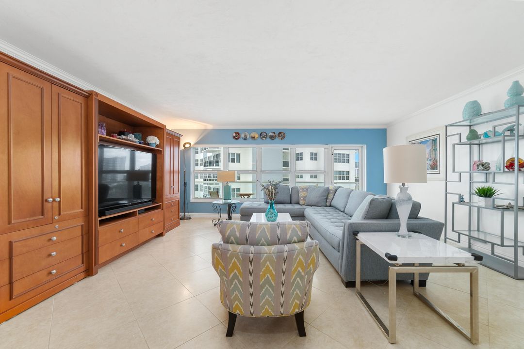 Active With Contract: $625,000 (2 beds, 2 baths, 1580 Square Feet)