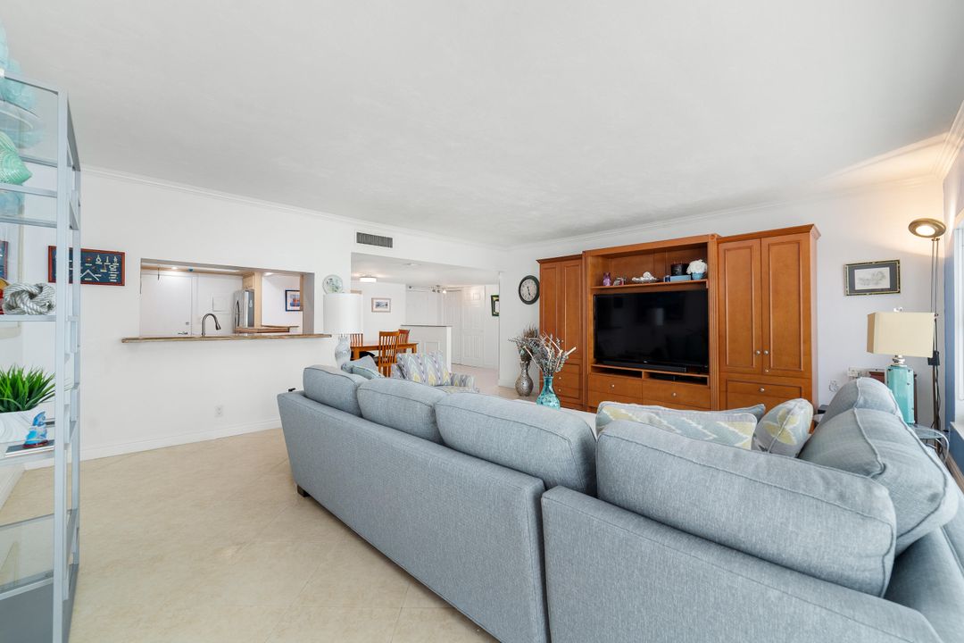 Active With Contract: $625,000 (2 beds, 2 baths, 1580 Square Feet)