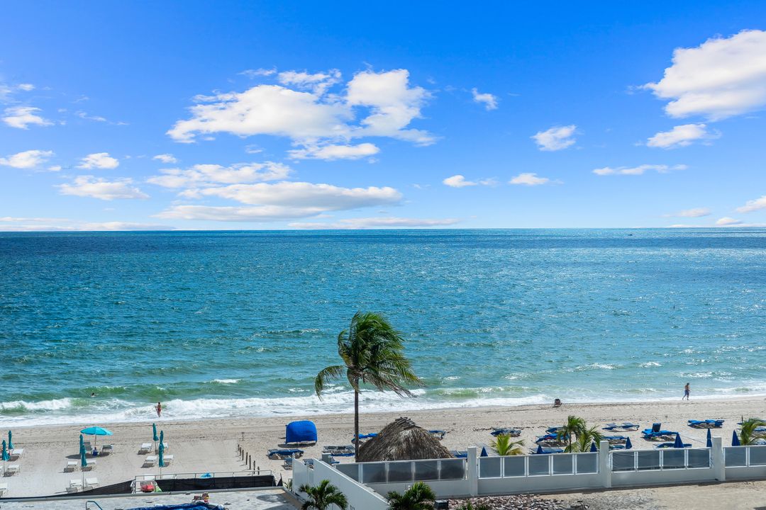 Active With Contract: $625,000 (2 beds, 2 baths, 1580 Square Feet)