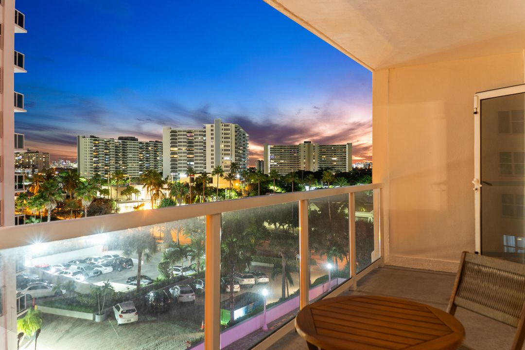 Active With Contract: $625,000 (2 beds, 2 baths, 1580 Square Feet)