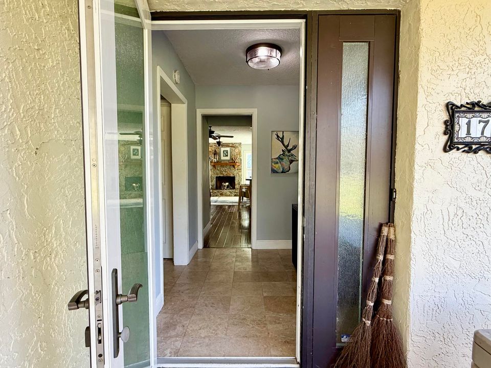 待售: $975,000 (4 贝兹, 2 浴室, 2166 平方英尺)