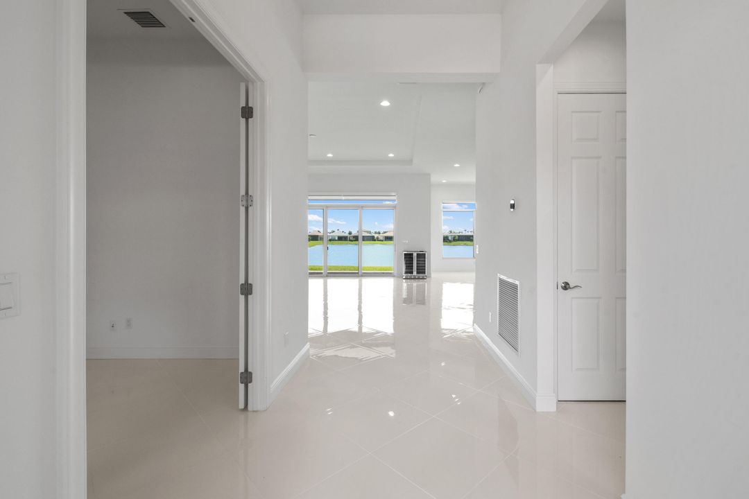 En Venta: $1,215,000 (4 camas, 4 baños, 3773 Pies cuadrados)