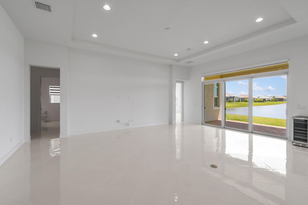 En Venta: $1,215,000 (4 camas, 4 baños, 3773 Pies cuadrados)