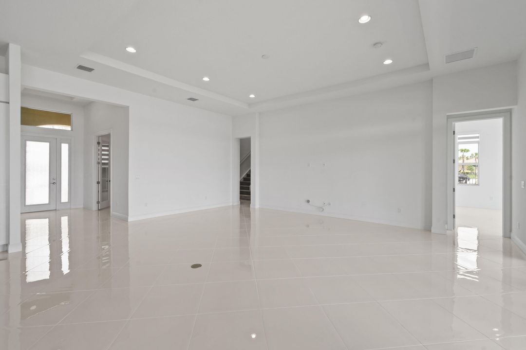 En Venta: $1,215,000 (4 camas, 4 baños, 3773 Pies cuadrados)