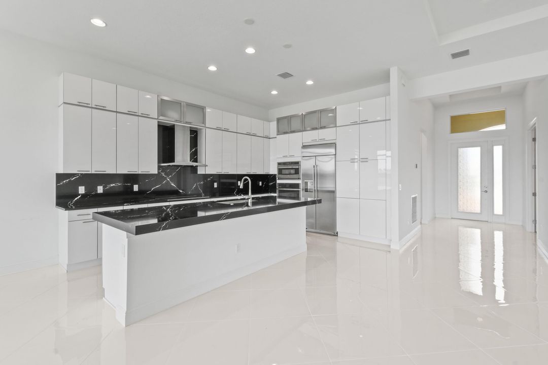 En Venta: $1,215,000 (4 camas, 4 baños, 3773 Pies cuadrados)