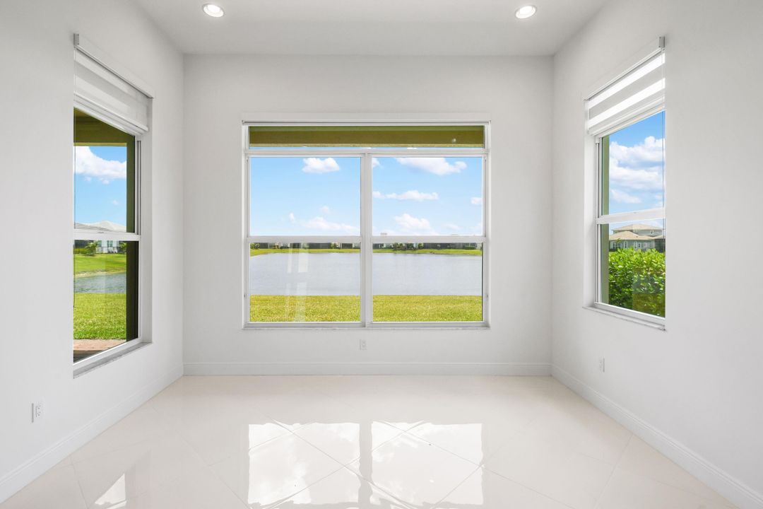 En Venta: $1,215,000 (4 camas, 4 baños, 3773 Pies cuadrados)