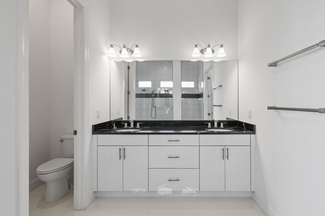 En Venta: $1,215,000 (4 camas, 4 baños, 3773 Pies cuadrados)