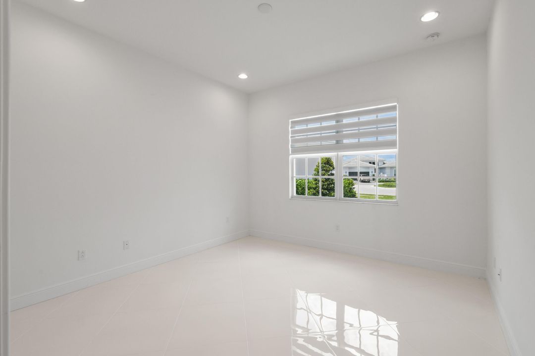 En Venta: $1,215,000 (4 camas, 4 baños, 3773 Pies cuadrados)