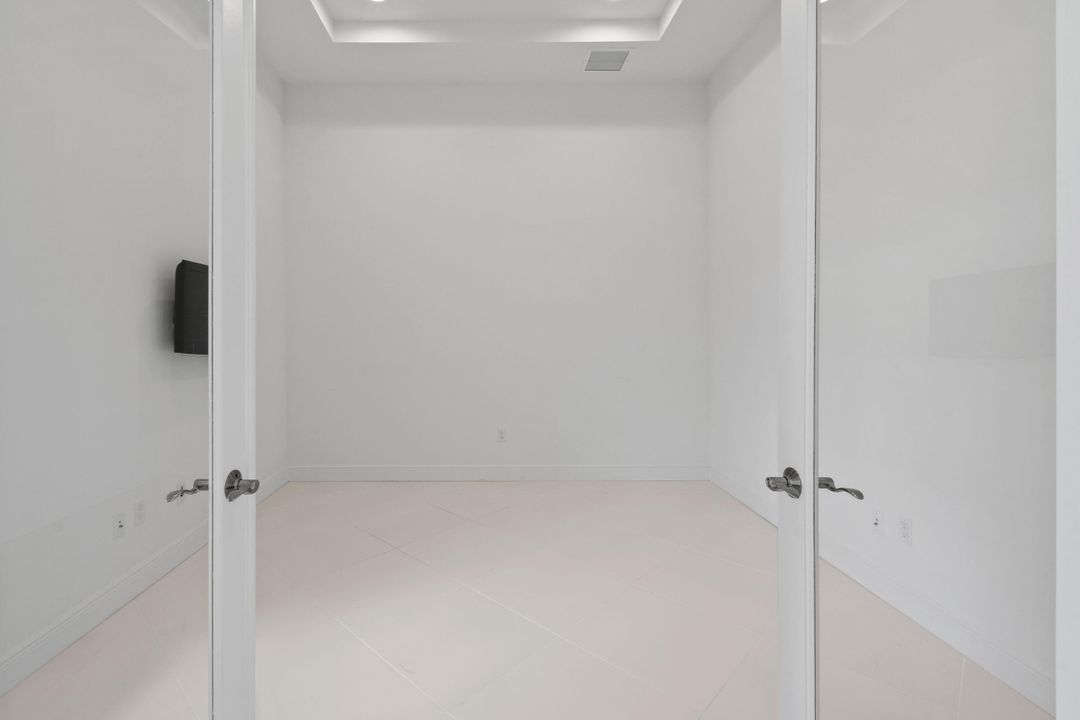 En Venta: $1,215,000 (4 camas, 4 baños, 3773 Pies cuadrados)