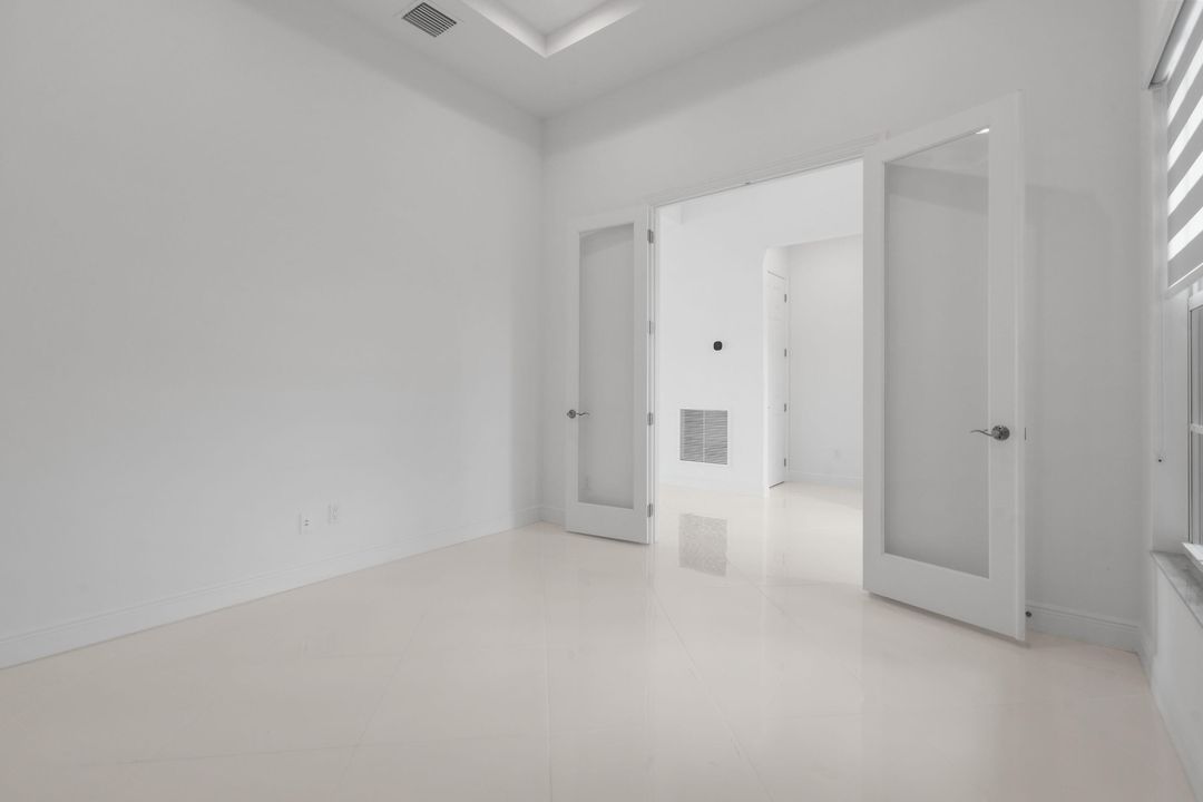 En Venta: $1,215,000 (4 camas, 4 baños, 3773 Pies cuadrados)