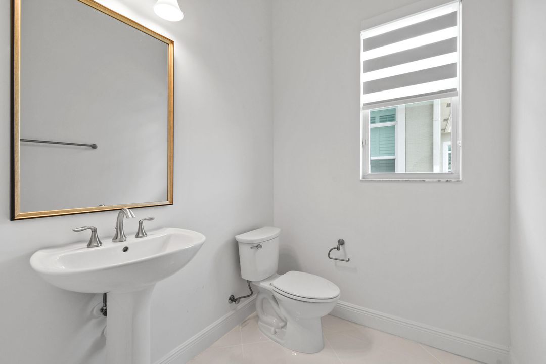 En Venta: $1,215,000 (4 camas, 4 baños, 3773 Pies cuadrados)