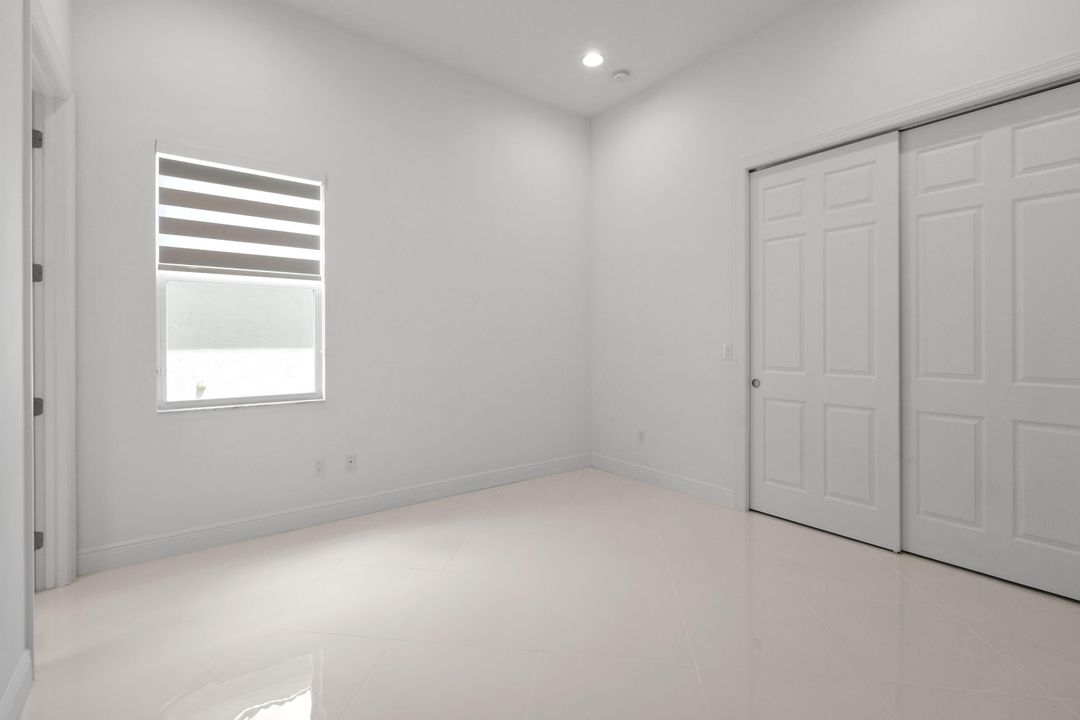 En Venta: $1,215,000 (4 camas, 4 baños, 3773 Pies cuadrados)