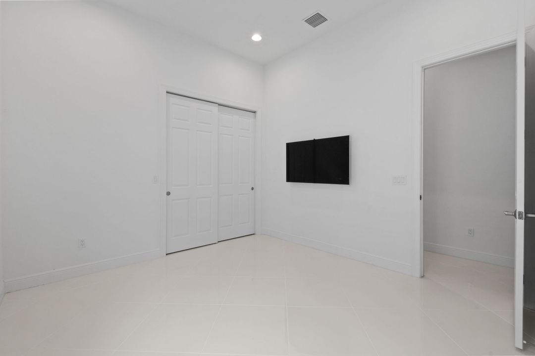 En Venta: $1,215,000 (4 camas, 4 baños, 3773 Pies cuadrados)